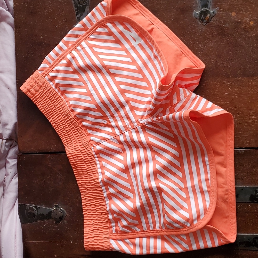 Nike Revsersible Shorts - Picture 2 of 4